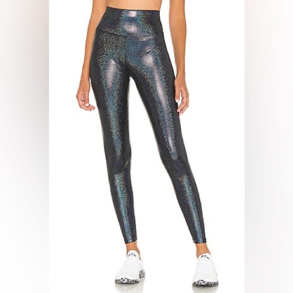 Beach Riot Hologram Silver Leggings - Picture 6 of 7